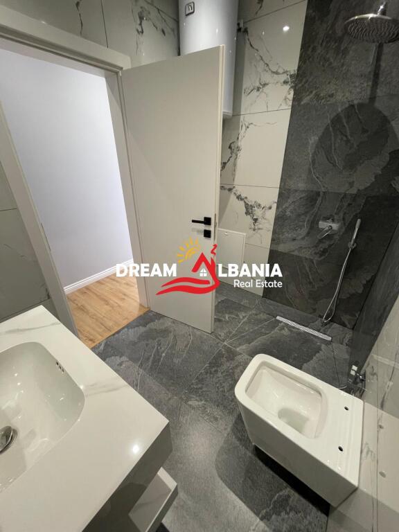 Appartamento 1+1 in vendita a 5 Maji vicino alla scuola "Tirana Jone" a Tirana (ID 41111085)