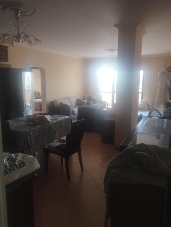 Jepet me qira 2+1+parkim Rruga Ferit Xhajko Ish Restorant Durresi