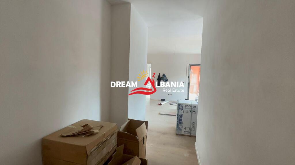 Apartment 2+1+2 for sale on Qemal Stafa Street, near the Red School, Tirana (ID 41211833)