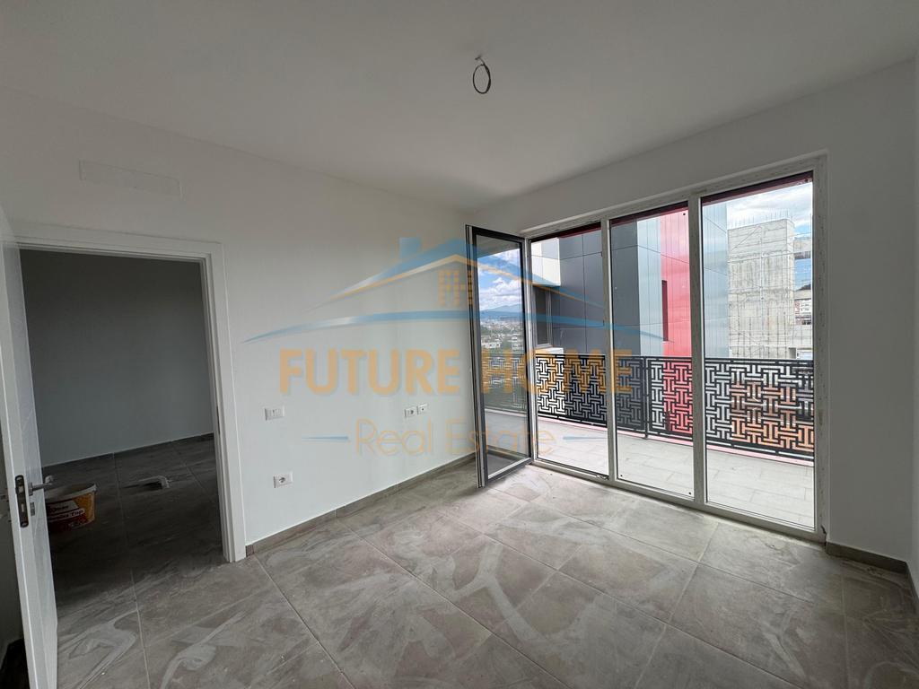Shitet, Apartament 2+1, Paskuqan, Tiranë.