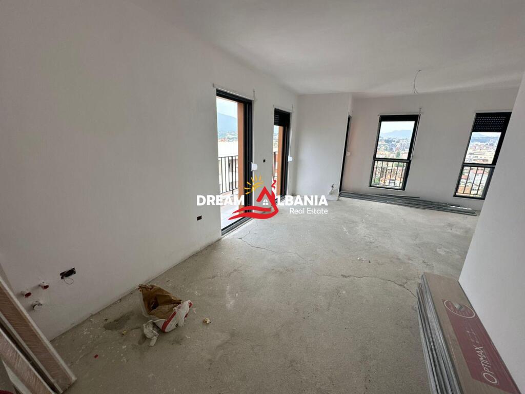 Shitet apartament 3+1+2 ne Rr.Qemal Stafa, prane Shkolles se Kuqe, Tirane (ID 4131456)