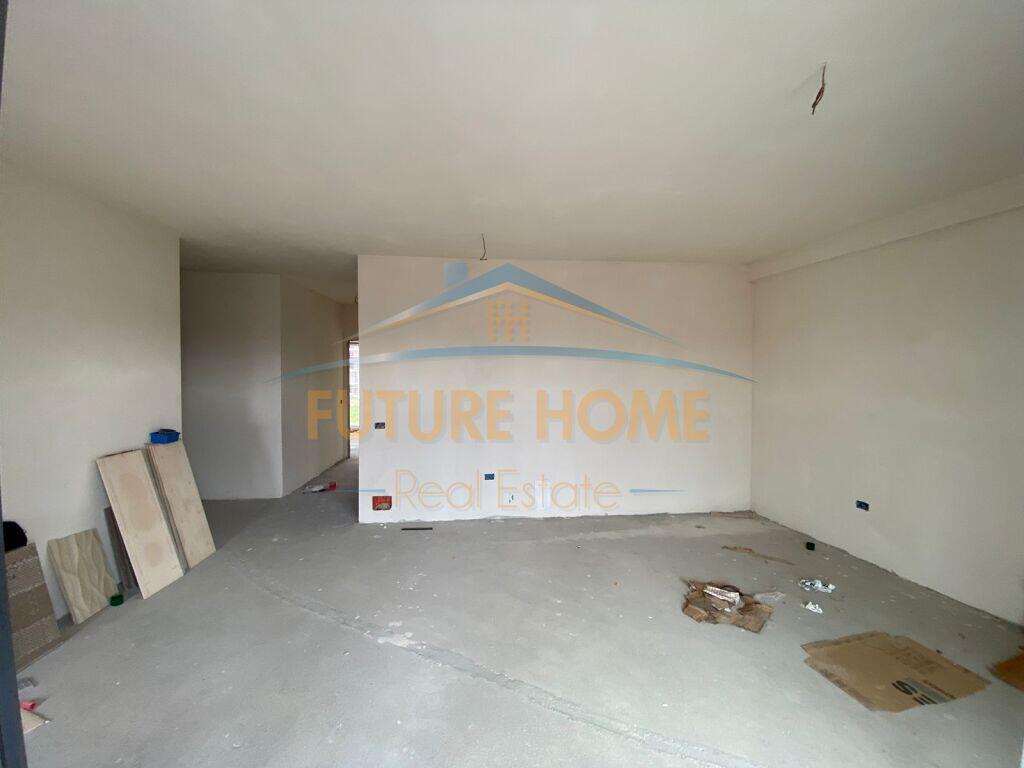Shitet, Apartament 2+1+2, Rruga Jordan Misja, Tirane