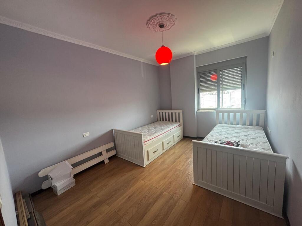 APARTAMENT 2+1 ME QERA STADIUMI DURRES