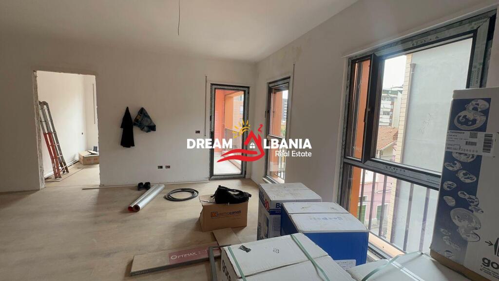 Apartment 2+1+2 for sale on Qemal Stafa Street, near the Red School, Tirana (ID 41211833)