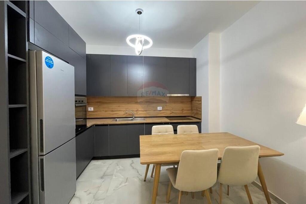 Apartament 2+1 për qira tek Ish Fusha e Aviacionit