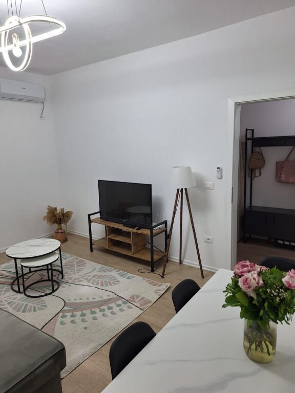 Rruga e Barrikadave 1+1 for rent apartment