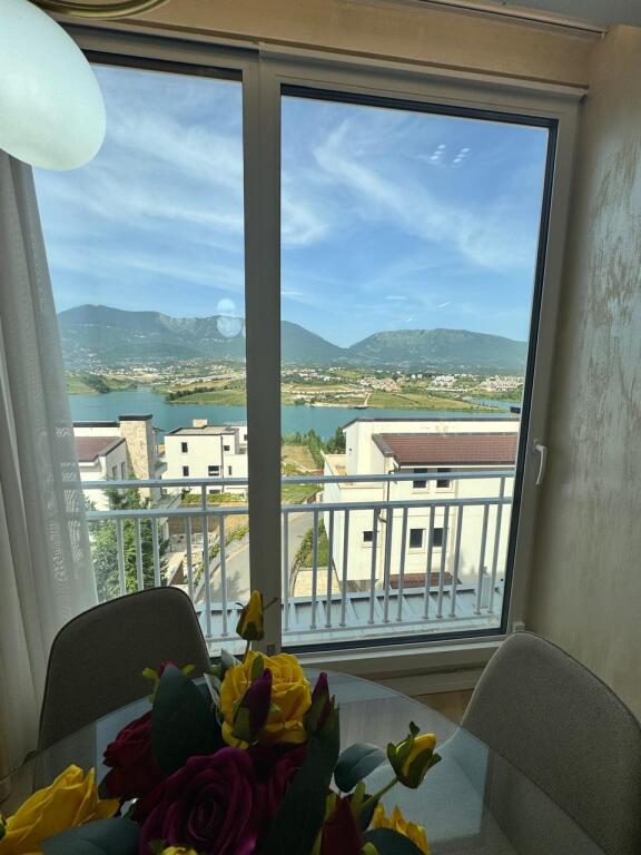 ‼️Super apartament 2+1+2 me pamje fantastike nga Liqeni i Farkes‼️