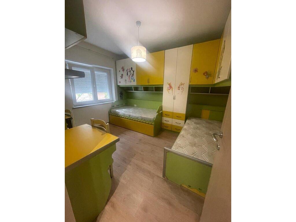 Apartament 2+1, Rruga Petronini Luarasi, Shkolla e Baletit