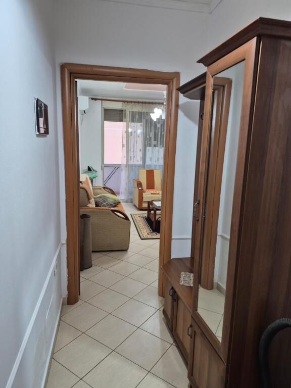 Apartment 1+1 for rent, Pazari i ro