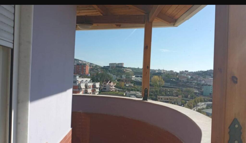 In vendita appartamento 2+1+2 vicino a News 24