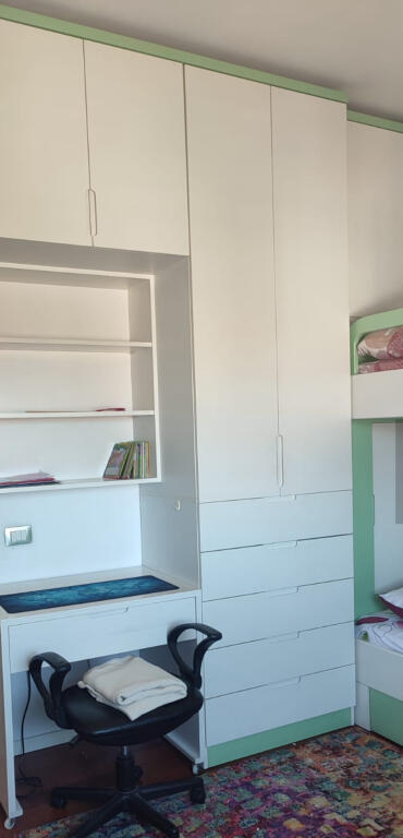 An apartment 2+1 is for rent near the old refrigerator, the train station.