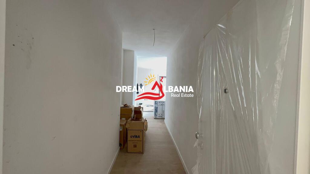 Apartment 2+1+2 for sale on Qemal Stafa Street, near the Red School, Tirana (ID 41211833)