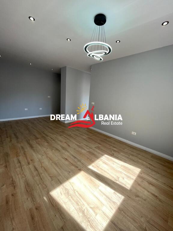 Appartamento 1+1 in vendita a 5 Maji vicino alla scuola "Tirana Jone" a Tirana (ID 41111085)