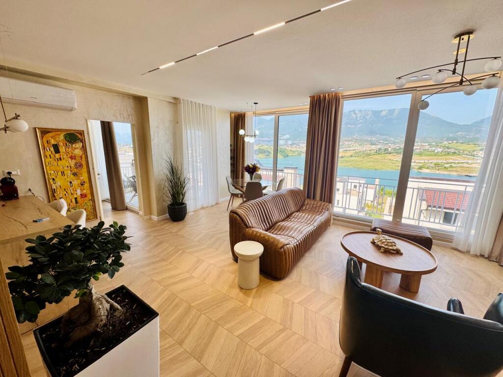 ‼️Super apartament 2+1+2 me pamje fantastike nga Liqeni i Farkes‼️