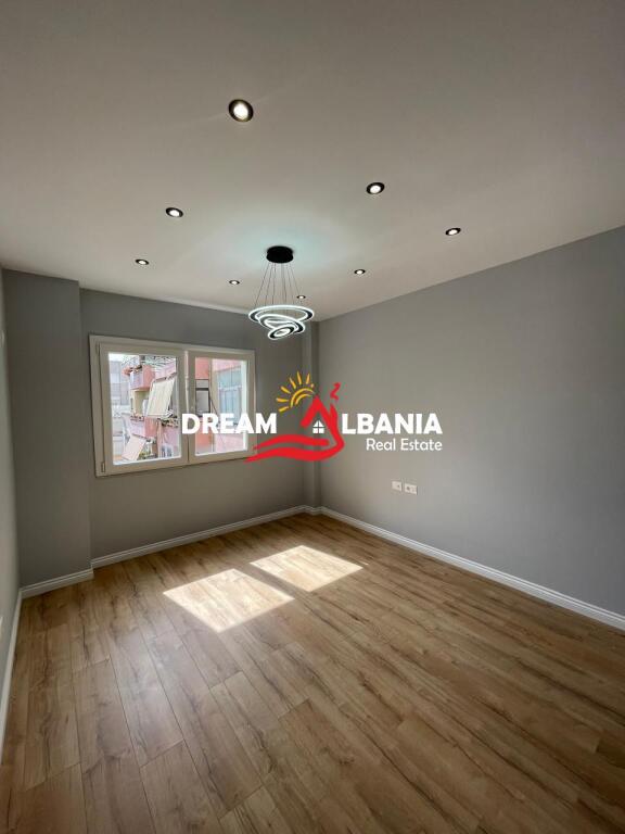 Appartamento 1+1 in vendita a 5 Maji vicino alla scuola "Tirana Jone" a Tirana (ID 41111085)
