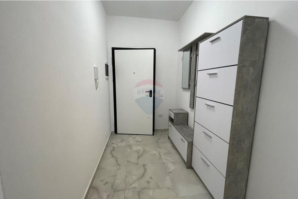 2+1 apartment for rent at Fusha e Aviacionit!
