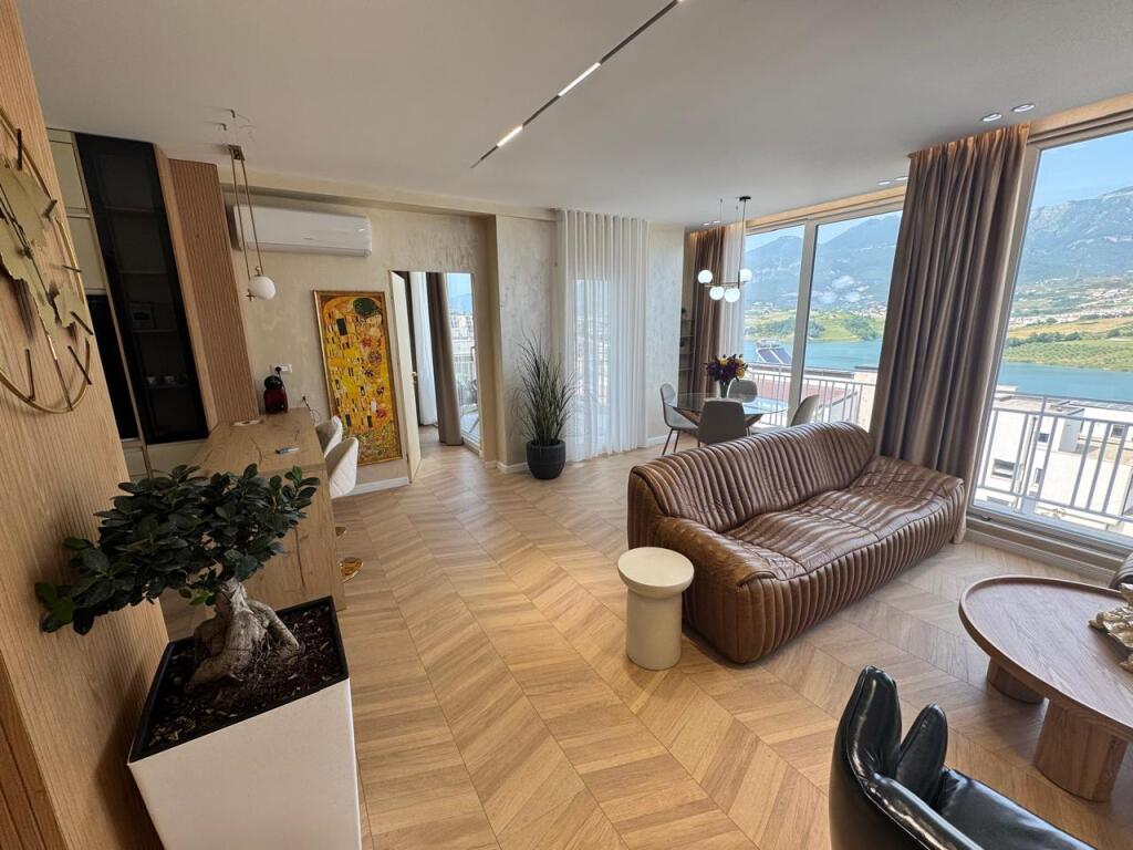 ‼️Super apartament 2+1+2 me pamje fantastike nga Liqeni i Farkes‼️