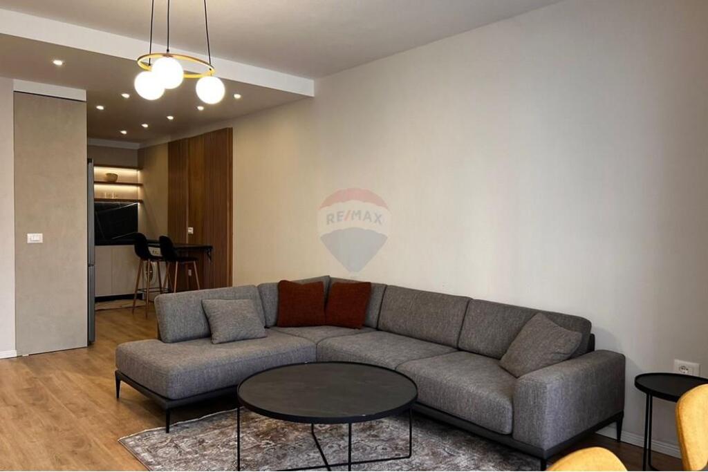 Apartament me qira 1+1+post parkimi te 21 Dhjetori, Rruga Frosina Plaku!
