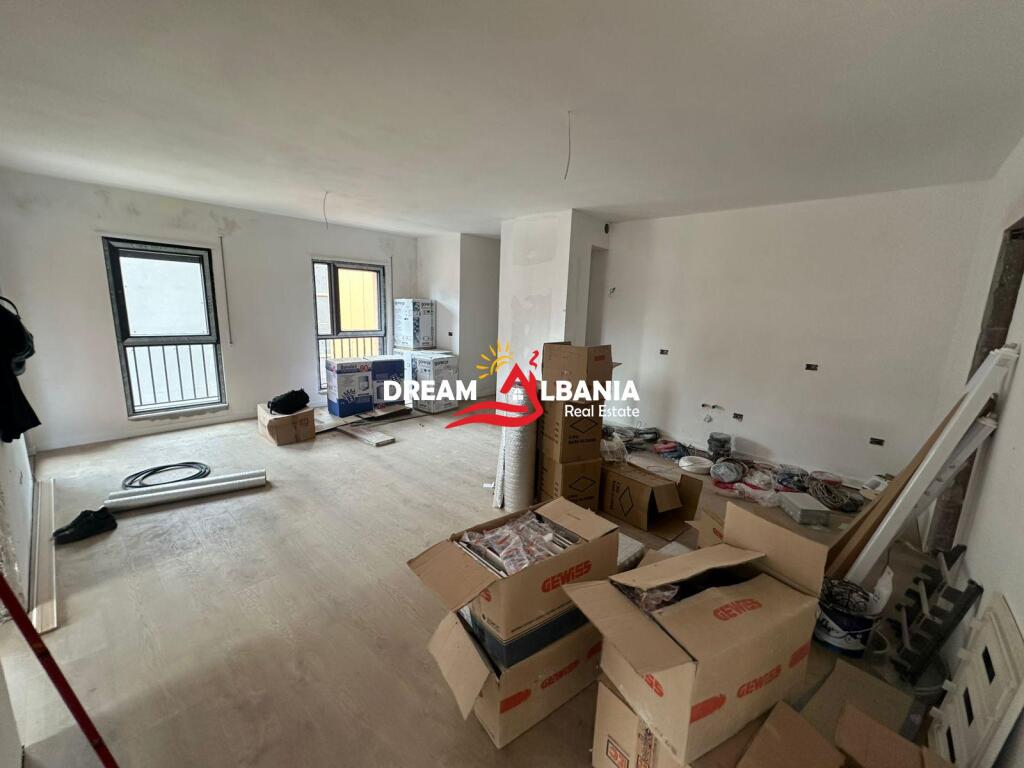 Apartment 2+1+2 for sale on Qemal Stafa Street, near the Red School, Tirana (ID 41211833)