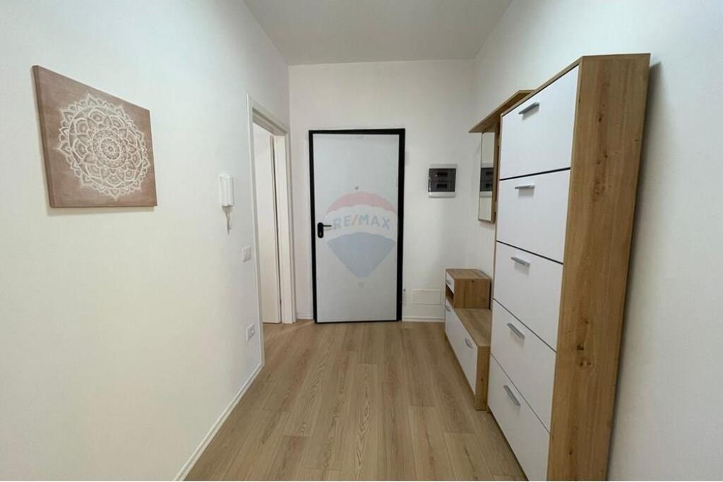 1+1 apartment for rent at Fusha e Aviacionit!