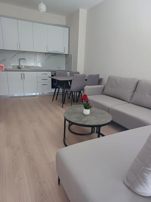 Apartament 2+1 me qira Oasis Astir
