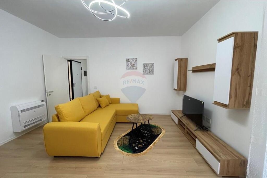 1+1 apartment for rent at Fusha e Aviacionit!