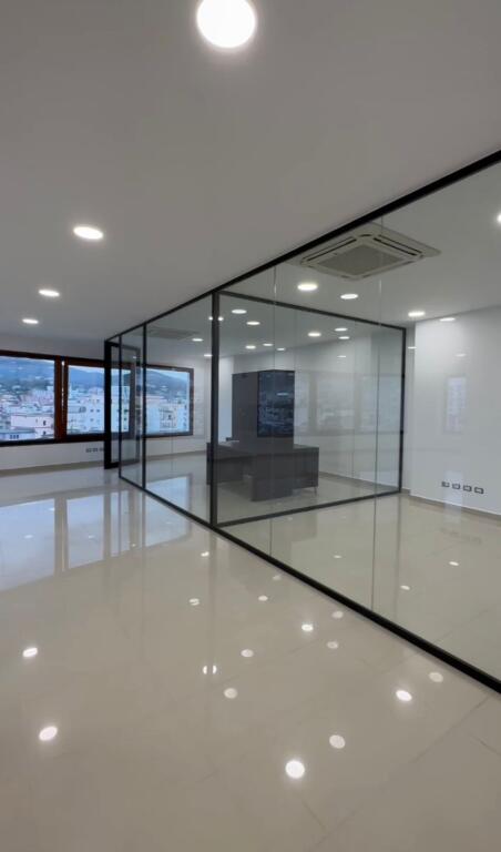 Office space, Showroom for rent, Hotel Hillton