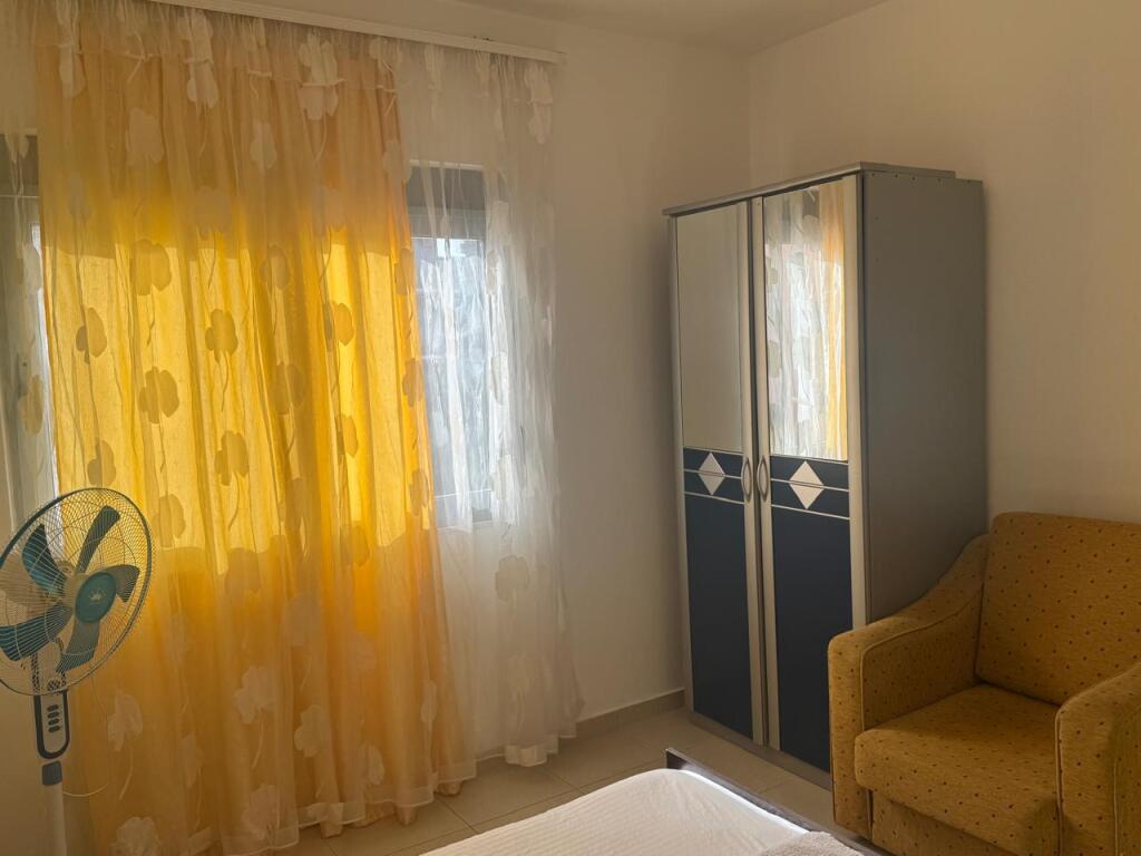 I rent a 1+1 apartment daily in Himare