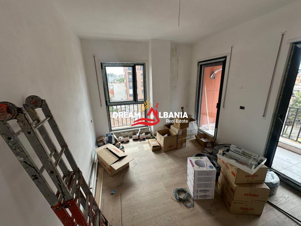 Apartment 2+1+2 for sale on Qemal Stafa Street, near the Red School, Tirana (ID 41211833)