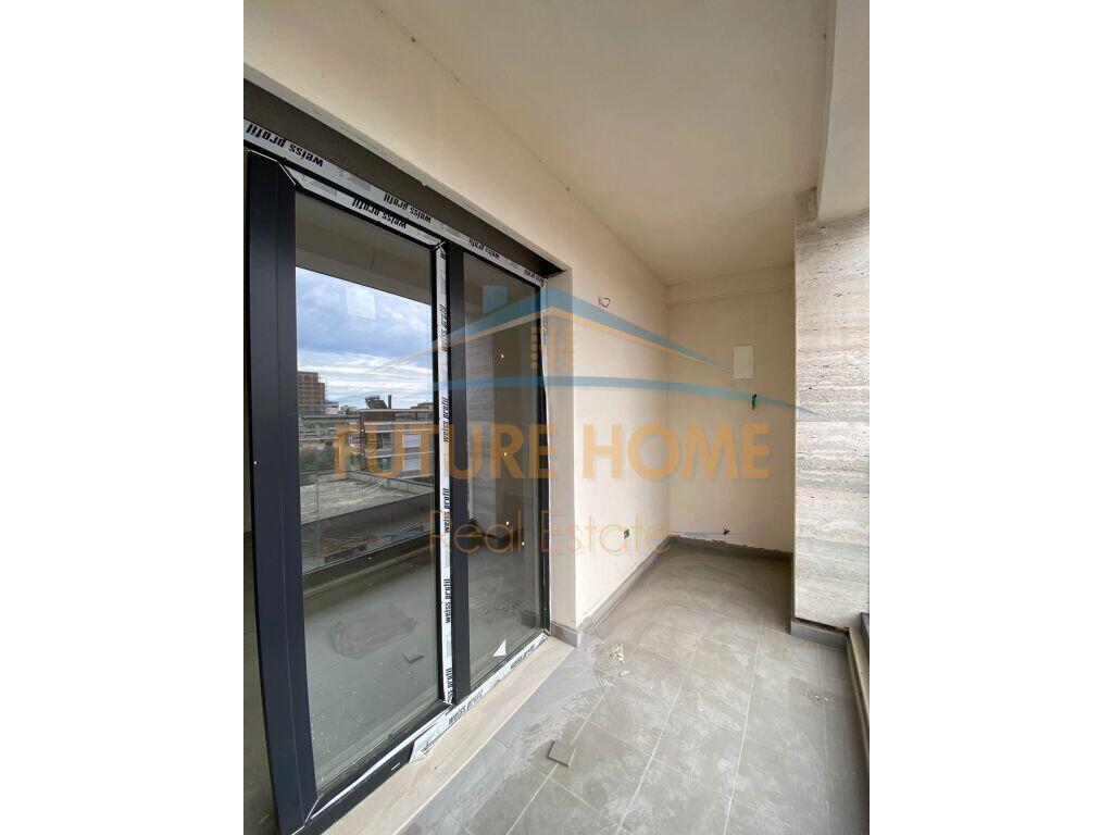 Shitet, Apartament 2+1+2, Rruga Jordan Misja, Tirane
