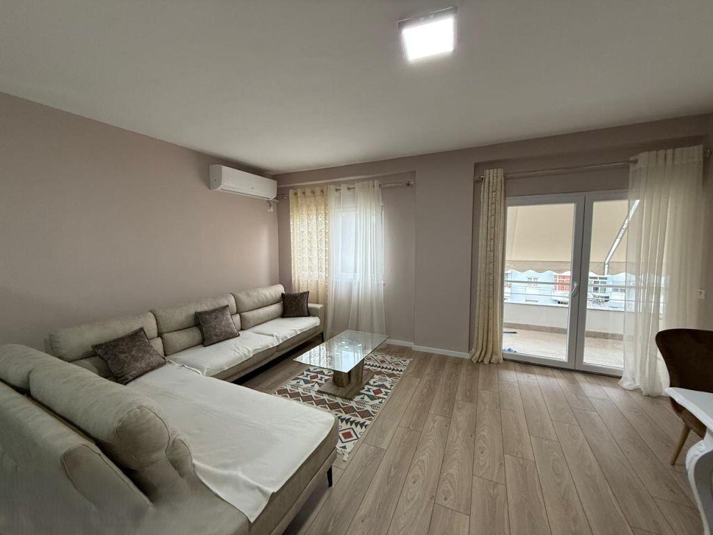 Apartament 2+1 për qira në Fresk!