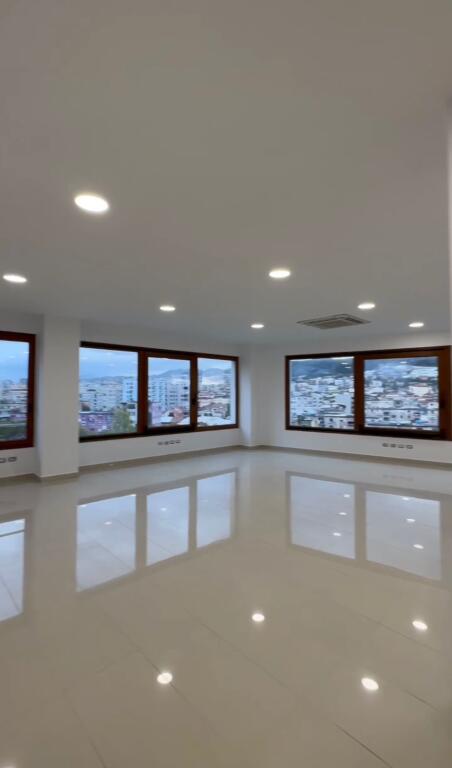 Office space, Showroom for rent, Hotel Hillton