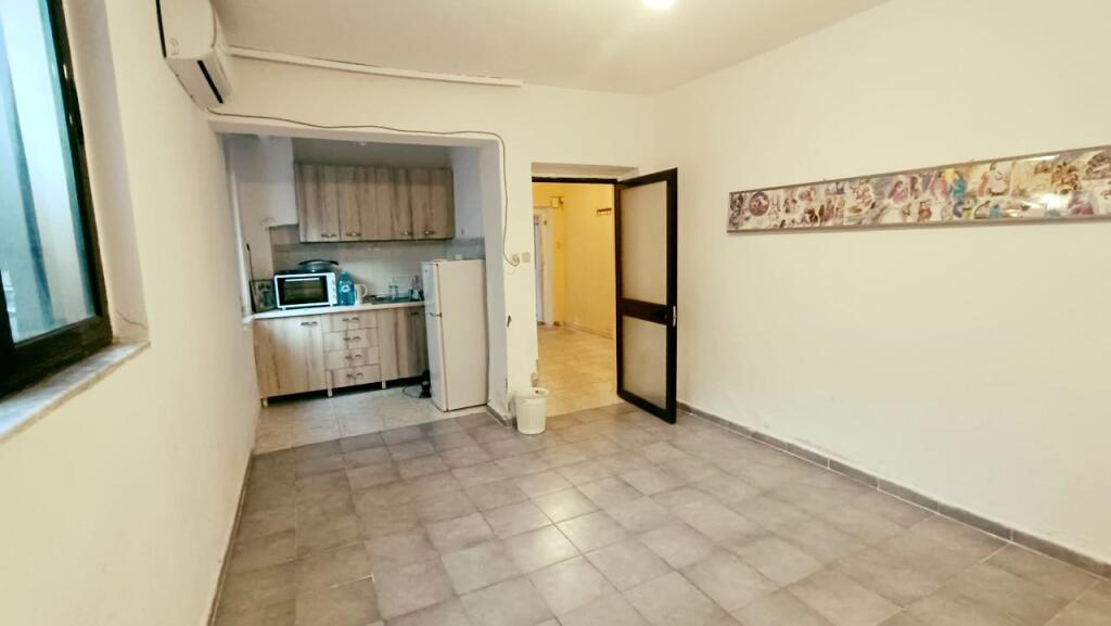 Apartament 1+1 për qira afër rrugës së Kosovarëve