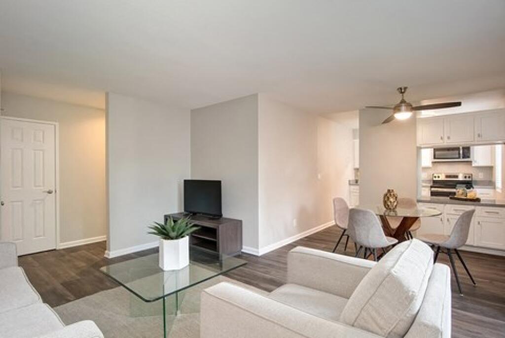 Apartament Me Qera 1+1 Tek Garden Building (ID B2101148) Tirane