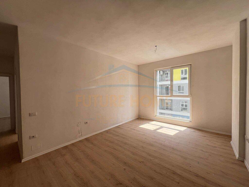 Shitet Apartament 3+1+2 – Univers City, Tiranë