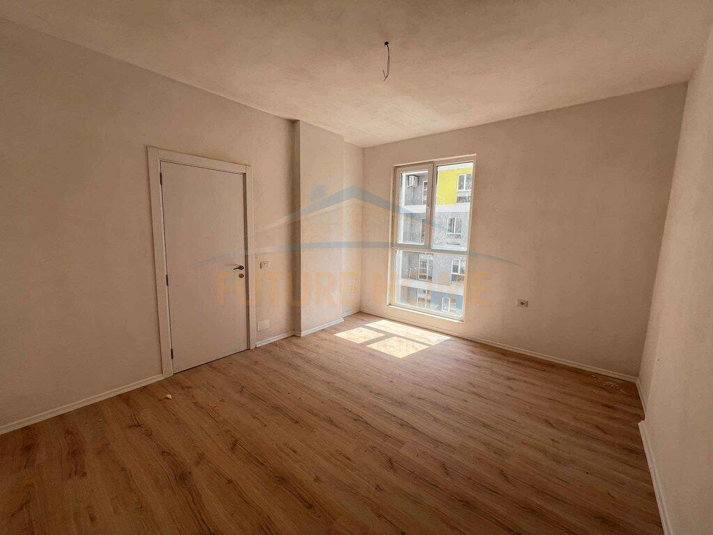 Shitet Apartament 3+1+2 – Univers City, Tiranë