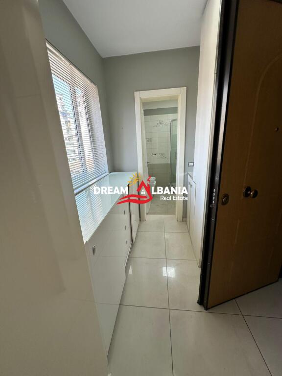 Apartament me qera 3+1 te Pazarit te ri, prane sheshit Avni Rustemi, ne Tirane (ID 4231459)