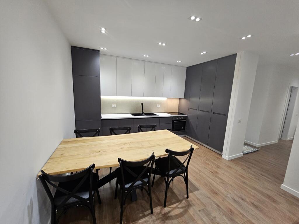 Apartament 2+1 për qira në Myslym Shyr