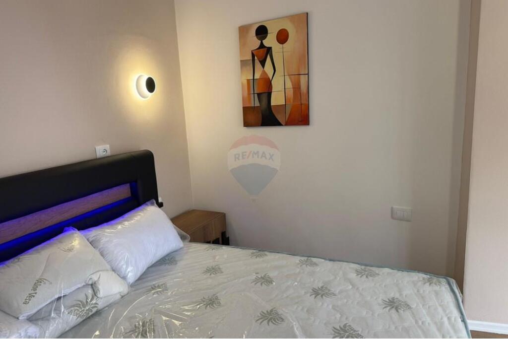 APARTAMENT 2+1 PER QIRA TE RR.BARRIKADAVE