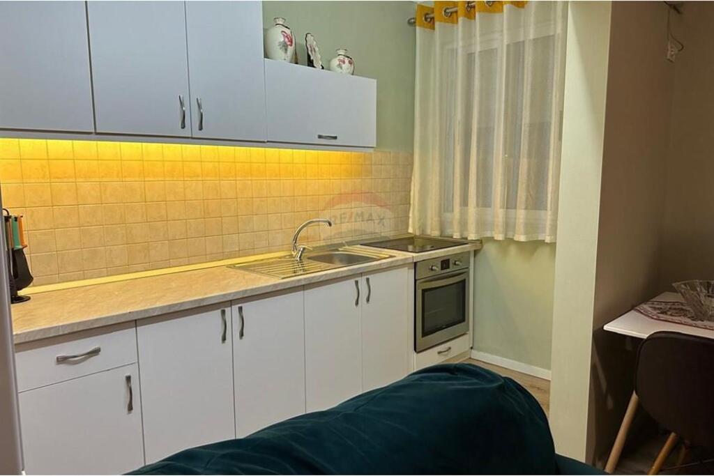 Apartament 1+1 për shitje te Frosina Plaku, pranë kompleksit Kontakt.