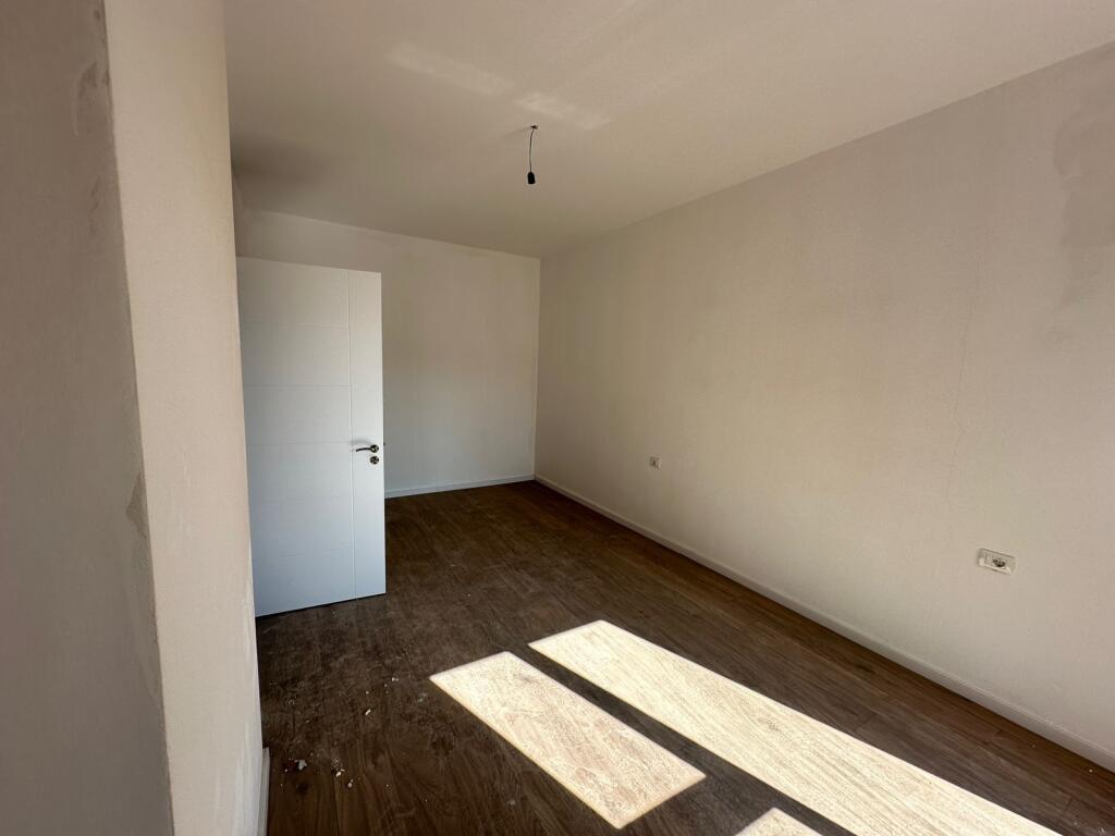 Shitet apartament 1+1 tek Urban Residence, Paskuqan