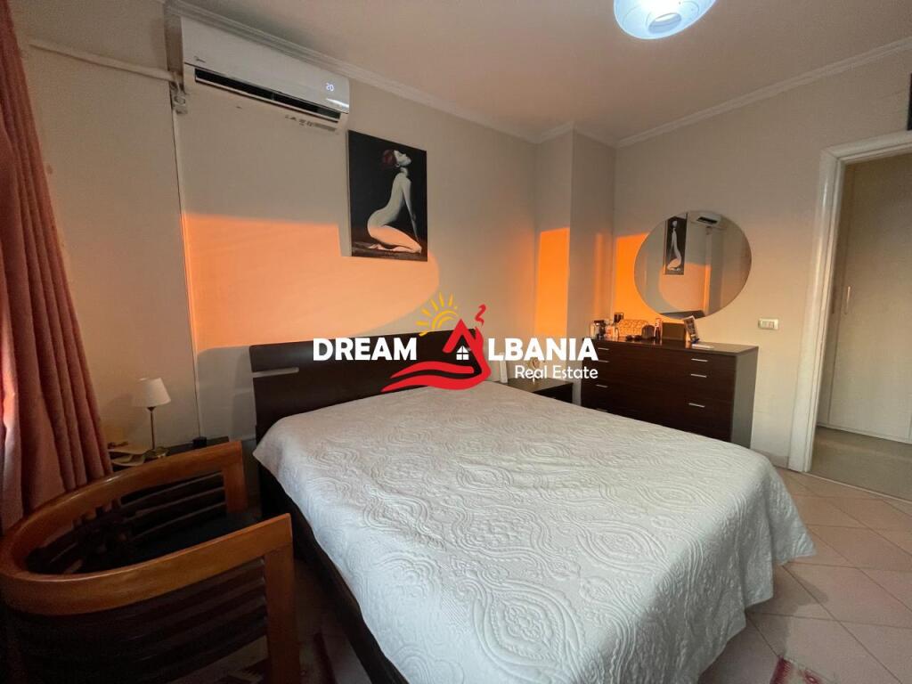 Penthouse 3+1+2 with terrace for rent at Zogu i Zi (ID 4231394)
