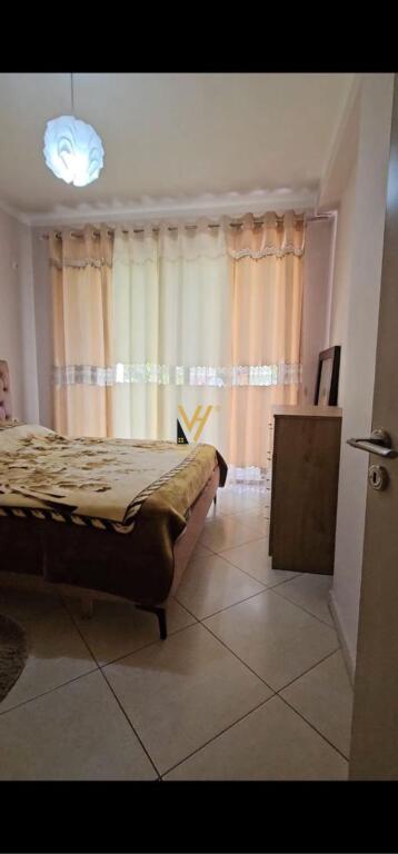 APARTAMENT 1+1 ME QERA TE PALLATET CABEJ
