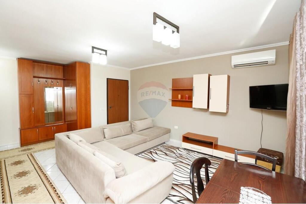 Apartament 1+1 për shitje tek Kristal Center!