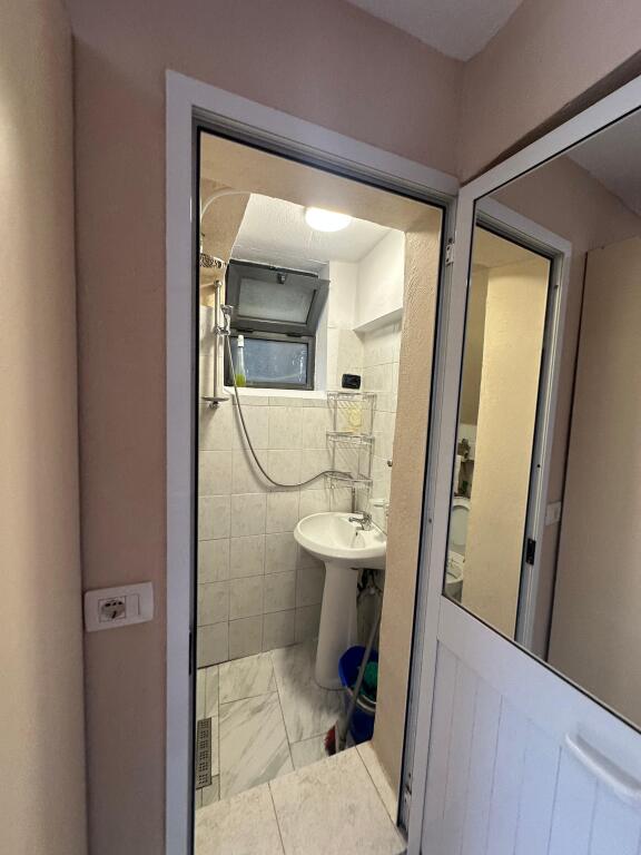 Apartament me qera 1+1, PAZARI I RI