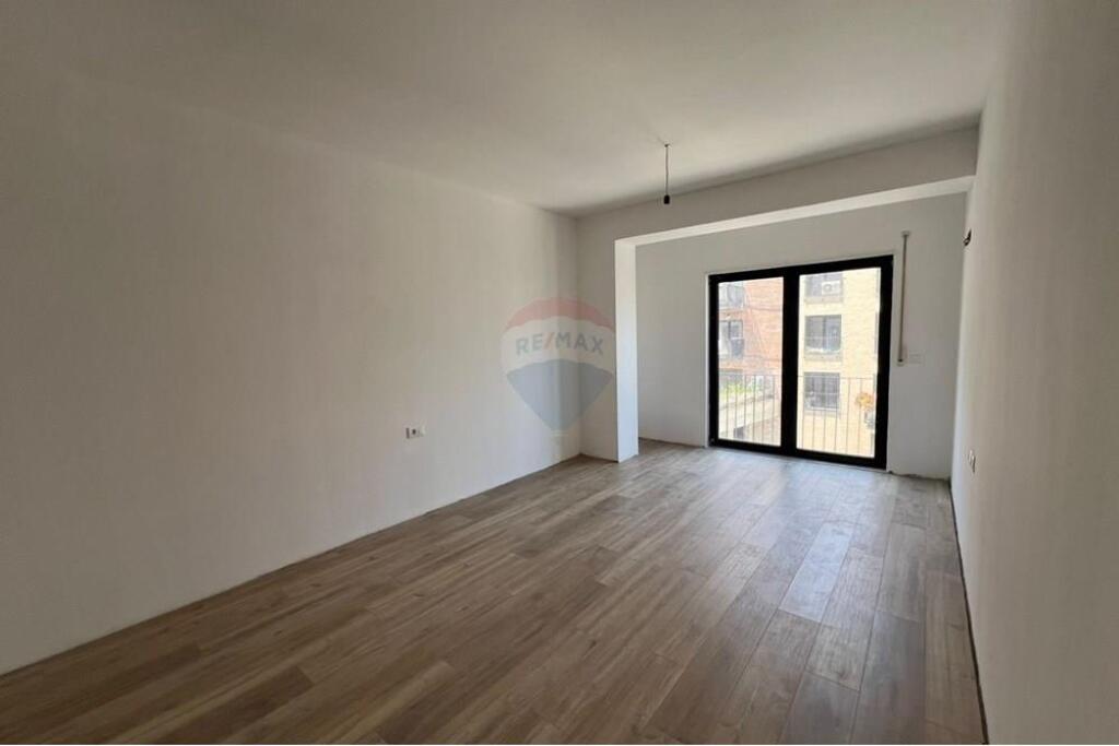 Apartament 2+1+2 për shitje