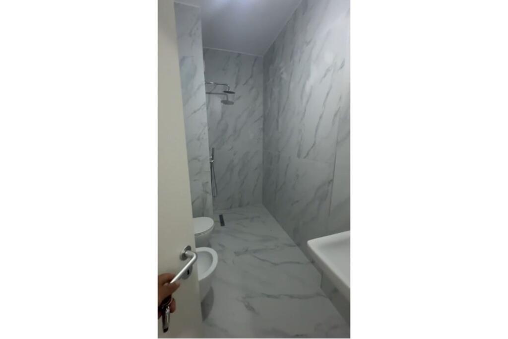 OKAZION !!!!!!! APARTAMENT 1+1 PER SHITJE TEK KOMPLEKSI MANGALEM