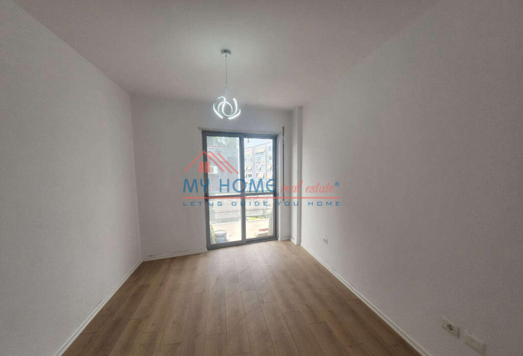 2+1 apartment for sale in Komuna e Parisit