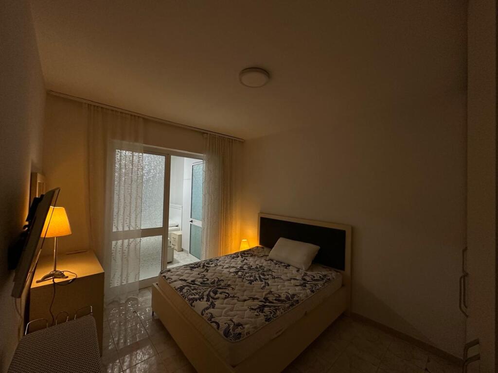 Rent, Apartment 2+1 "Rruga e Elbasanit", Tirana.