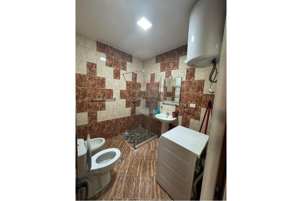 APARTAMENT 2+1 PER QIRA NE ZONEN E FRESKUT